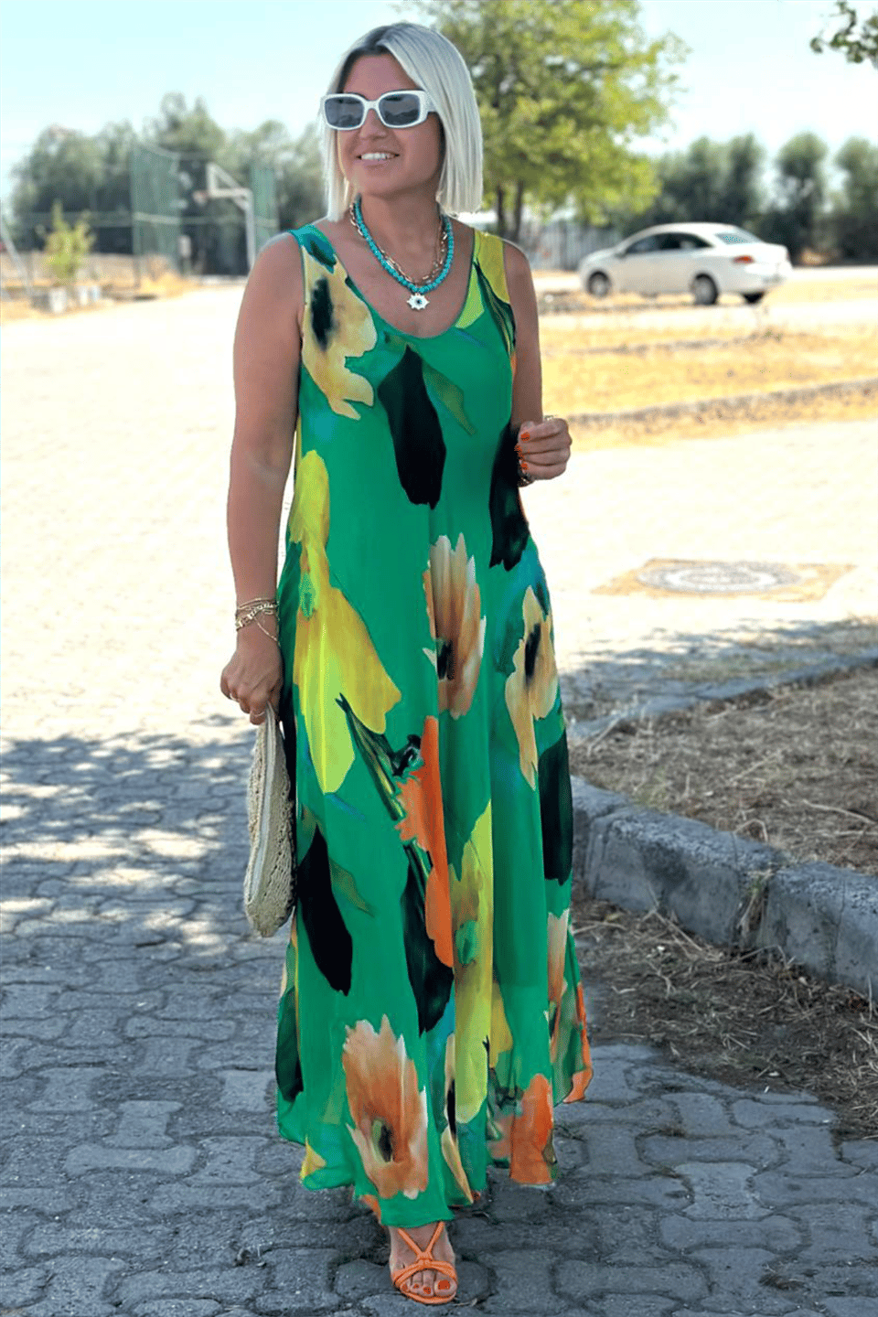Μάξι φόρεμα από σιφόν μεταξωτό με φλοράλ μοτίβο και λαιμόκοψη U-GR