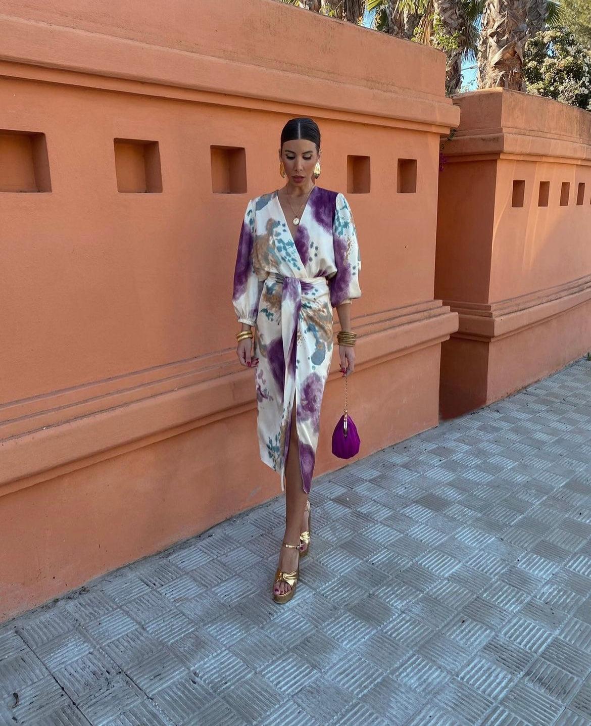Elegantno vijolično obleko z V-izrezom💜-SL